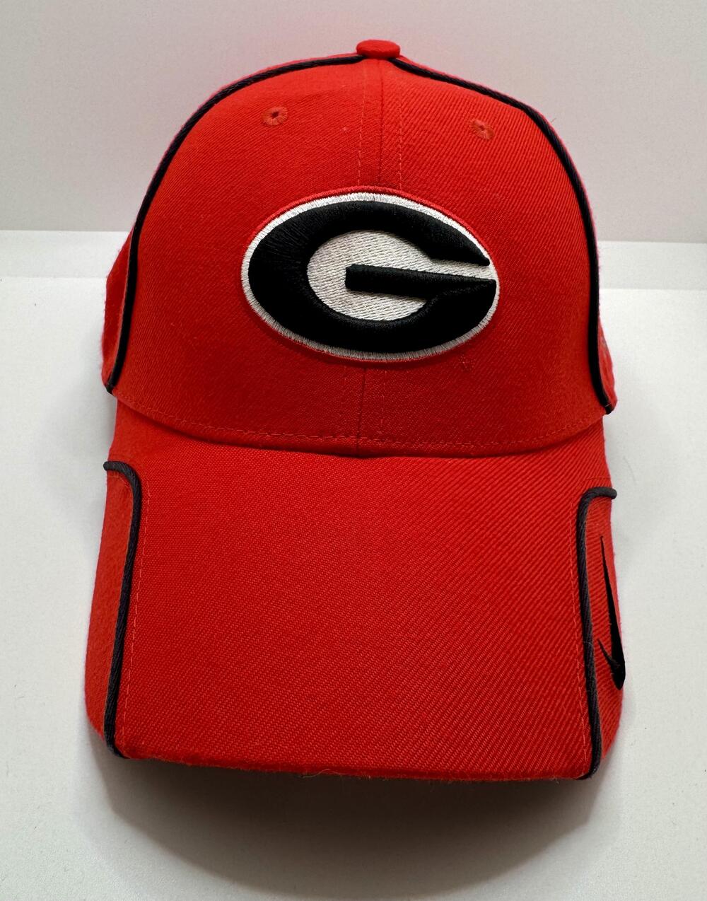 Georgia Bulldogs Hat Cap Mens One Size Red NCAA Football Nike Dri Fit Legacy91